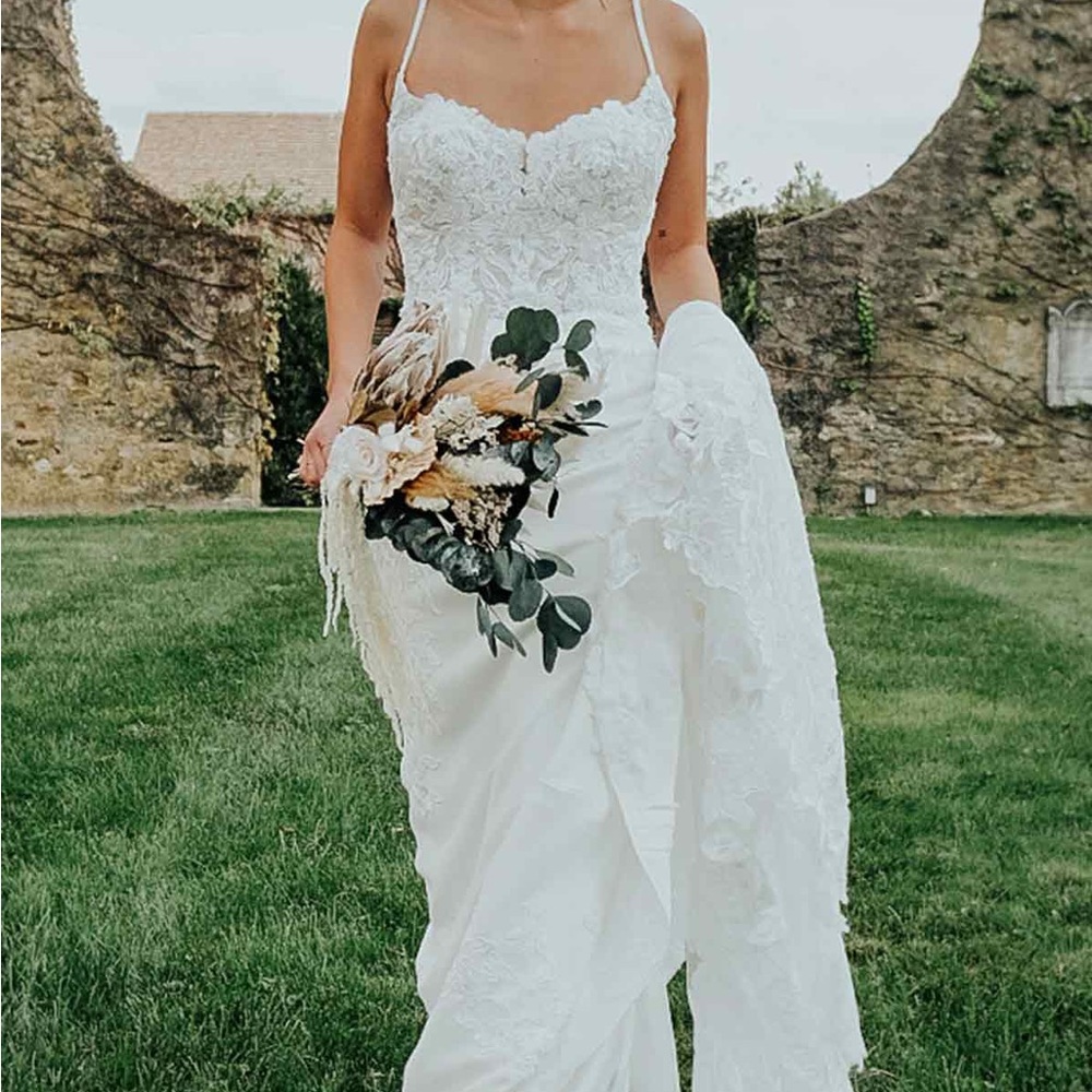 Essence of Australia wedding dress - D3458. Never worn, perfect condition.